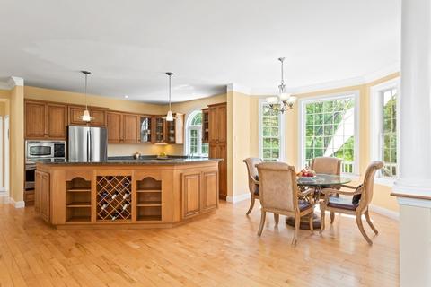 121 Fall Ln, Franklin, MA 02038 photo 2