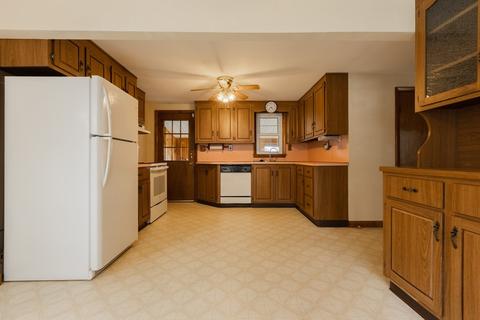 61 Derby St, Worcester, MA 01604 photo 8