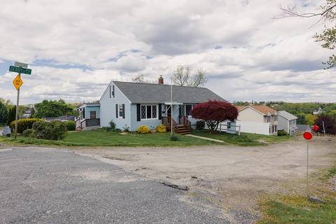 61 Derby St, Worcester, MA 01604 photo 1