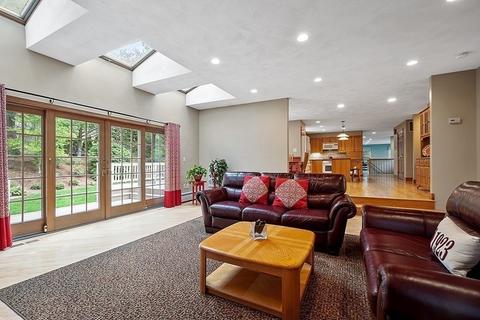 4 Treetops Ln, Danvers, MA 01923 photo 10