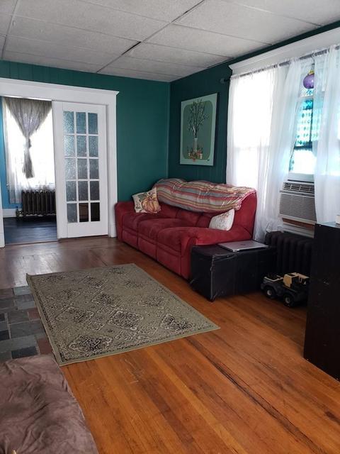 11 Crown St, Springfield, MA 01108 photo 3
