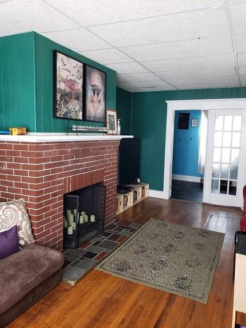 11 Crown St, Springfield, MA 01108 photo 4