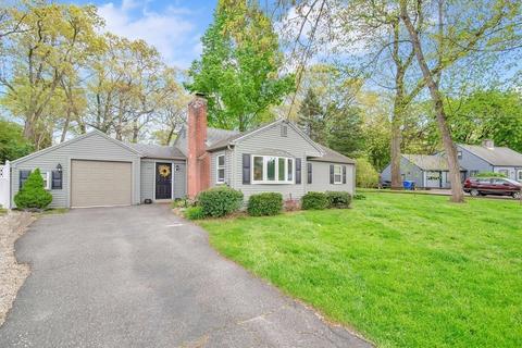 715 Plumtree Rd, Springfield, MA 01118 photo 3
