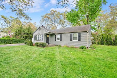 715 Plumtree Rd, Springfield, MA 01118 photo 2