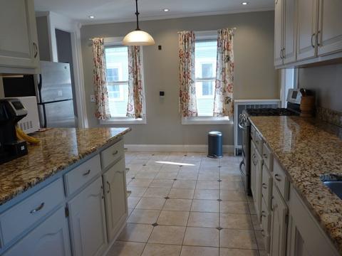 37 Castle St, Springfield, MA 01118 photo 5