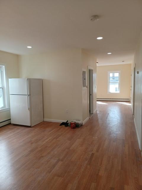 218 Albion St, Fall River, MA 02723 photo 5