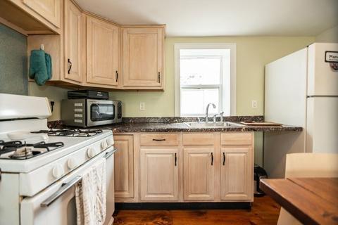 1 Oakdale St, Wareham, MA 02571 photo 4