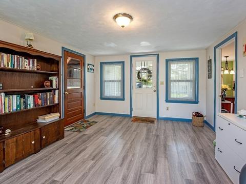 8 Lovewell St, Ware, MA 01082 photo 4