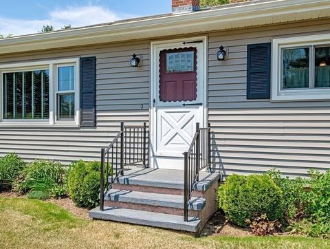 8 Lovewell St, Ware, MA 01082 photo 2