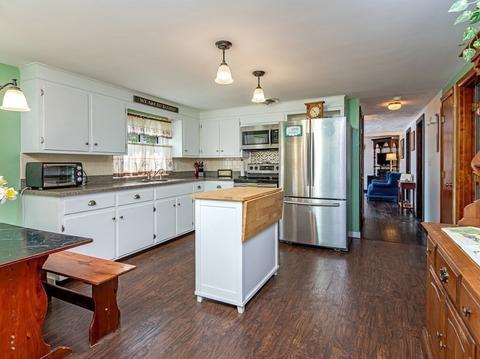 8 Lovewell St, Ware, MA 01082 photo 6