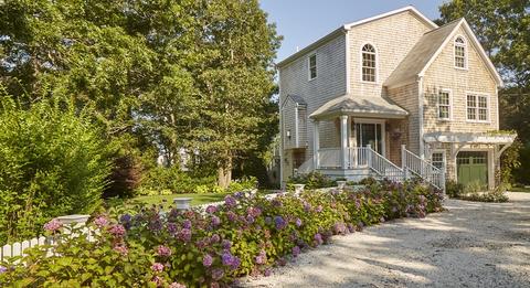 306 Monomoscoy Rd, Mashpee, MA 02649 photo 1