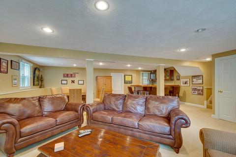 24 Meredith Cir, Needham, MA 02492 photo 32