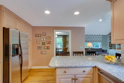 24 Meredith Cir, Needham, MA 02492 photo 12