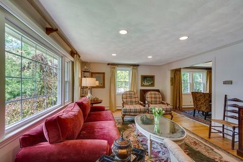 24 Meredith Cir, Needham, MA 02492 photo 3