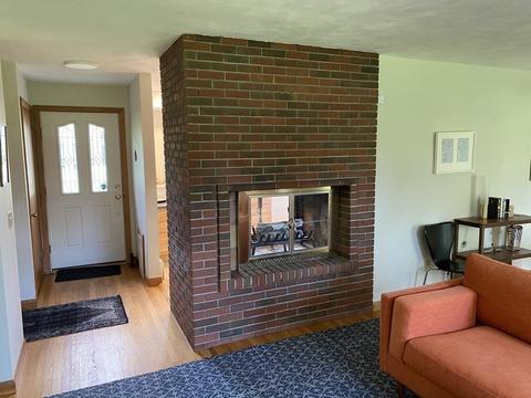 108 Plain St, Easthampton, MA 01027 photo 4