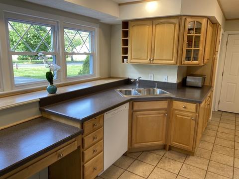 108 Plain St, Easthampton, MA 01027 photo 12