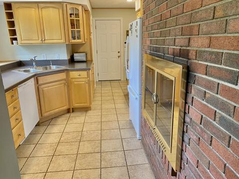 108 Plain St, Easthampton, MA 01027 photo 14