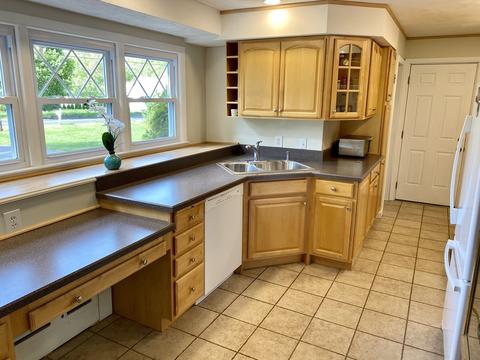 108 Plain St, Easthampton, MA 01027 photo 13