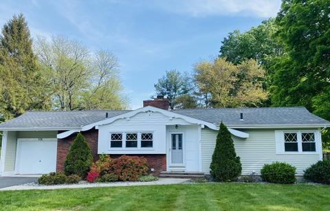 108 Plain St, Easthampton, MA 01027 photo 1