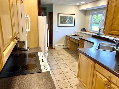 108 Plain St, Easthampton, MA 01027 photo 15