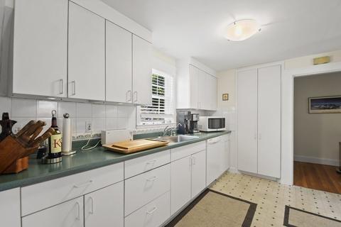 131 Whittemore Ave, Cambridge, MA 02140 photo 9
