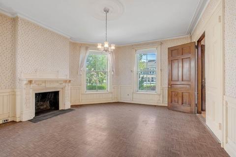 35 Davis Ave, Brookline, MA 02445 photo 5