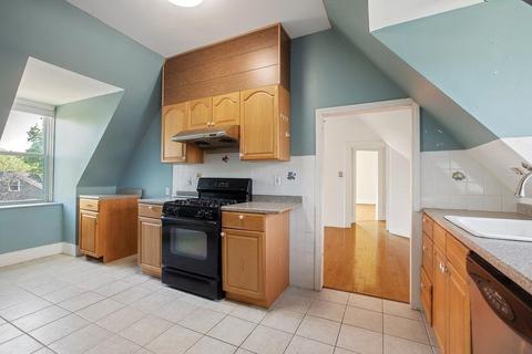 35 Davis Ave, Brookline, MA 02445 photo 18