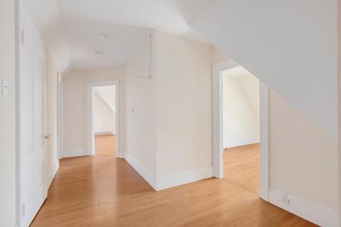 35 Davis Ave, Brookline, MA 02445 photo 23