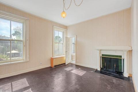 35 Davis Ave, Brookline, MA 02445 photo 16