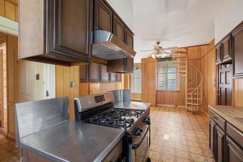 35 Davis Ave, Brookline, MA 02445 photo 13