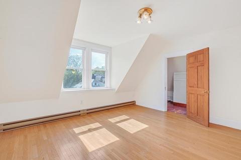 35 Davis Ave, Brookline, MA 02445 photo 19