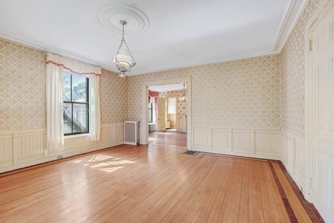 35 Davis Ave, Brookline, MA 02445 photo 8