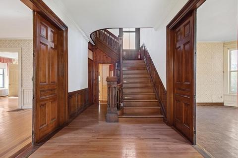 35 Davis Ave, Brookline, MA 02445 photo 4