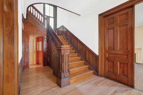 35 Davis Ave, Brookline, MA 02445 photo 3