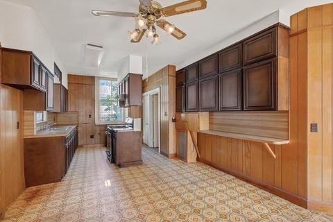 35 Davis Ave, Brookline, MA 02445 photo 12