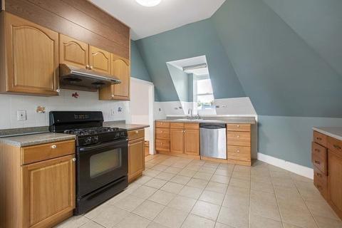 35 Davis Ave, Brookline, MA 02445 photo 17