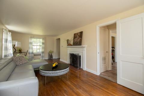 73 Bridle Path Rd, Springfield, MA 01118 photo 9