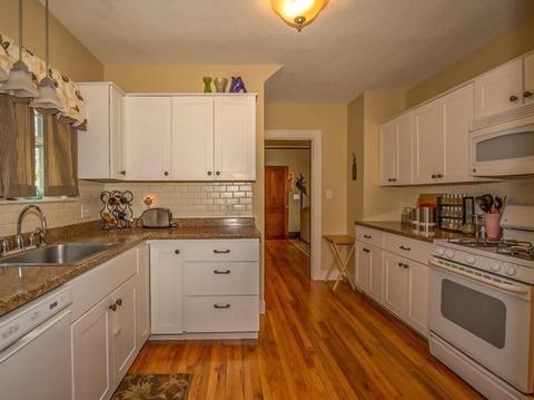 98 Manchester Ter, Springfield, MA 01108 photo 16