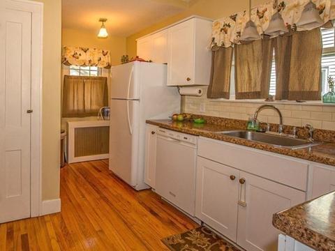 98 Manchester Ter, Springfield, MA 01108 photo 18