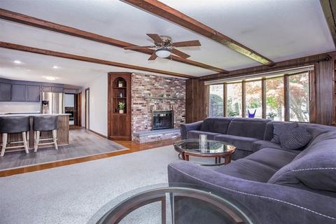2 Robin Rd, Beverly, MA 01915 photo 11