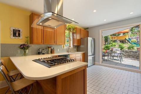 29 Berkeley St, Somerville, MA 02143 photo 2