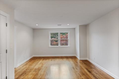 110 Pine Grove St, Needham, MA 02494 photo 11