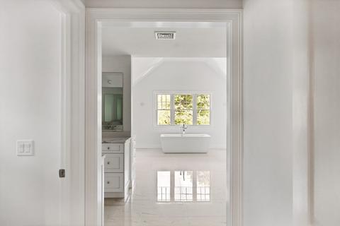110 Pine Grove St, Needham, MA 02494 photo 17