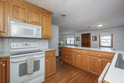 27 Mills Rd, Needham, MA 02494 photo 2