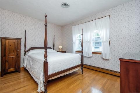 27 Mills Rd, Needham, MA 02494 photo 13