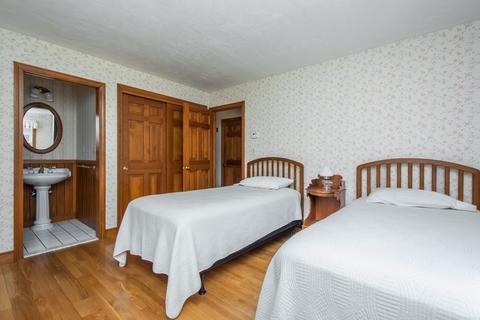 27 Mills Rd, Needham, MA 02494 photo 11