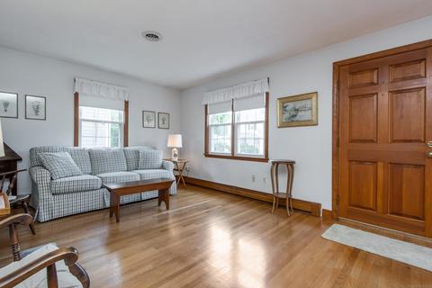 27 Mills Rd, Needham, MA 02494 photo 9