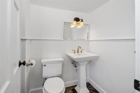 30 Merrymount Rd, Hingham, MA 02043 photo 12