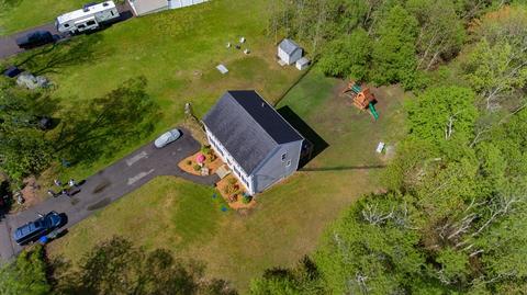 33 Plain St E, Berkley, MA 02779 photo 4
