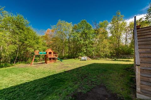 33 Plain St E, Berkley, MA 02779 photo 12